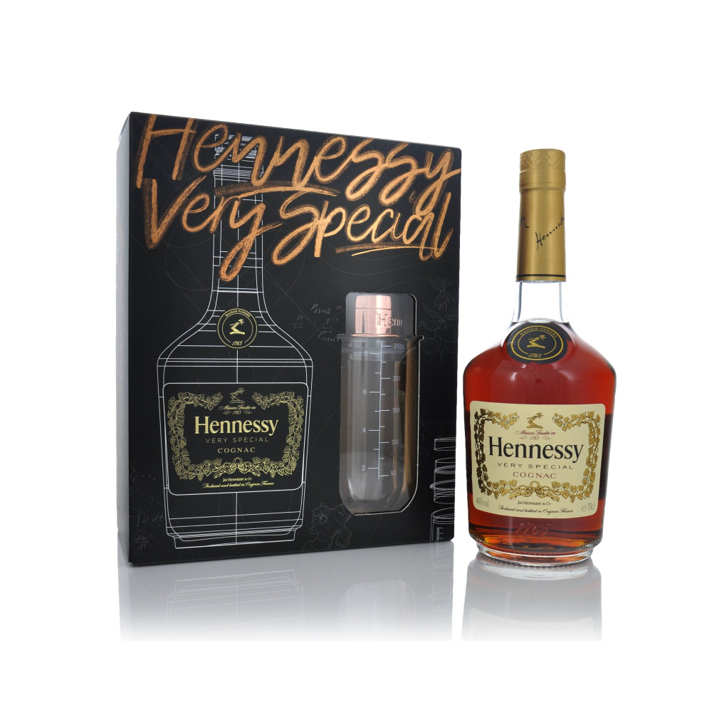 Hennessy vs 70cl gift pack with shaker(6)